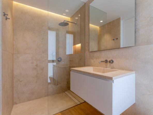 Contemporary Beachside Villa in Bendinat, Mallorca - Bathroom - SKM0003