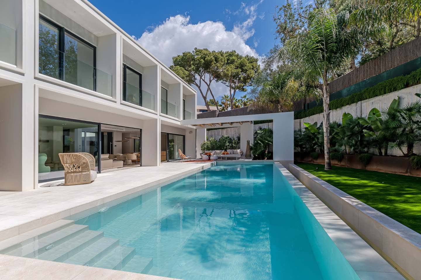 Stunning contemporary beachside villa in Bendinat, Mallorca, featuring an infinity pool, spacious sun-drenched terrace, and breathtaking sea views, offering the perfect blend of modern elegance and coastal luxury.