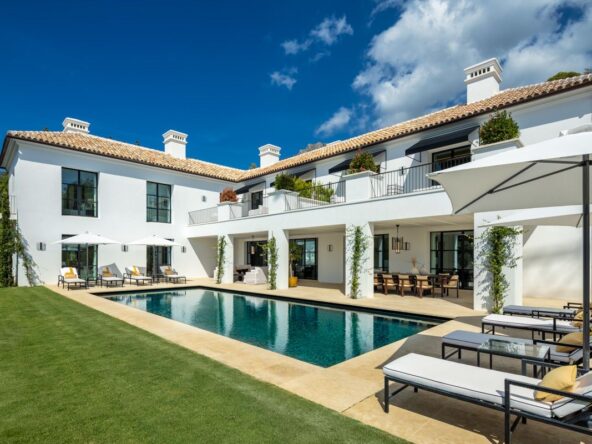 Elegant Villa in Cascada de Camoján, Marbella Golden Mile - Facade - SK0132