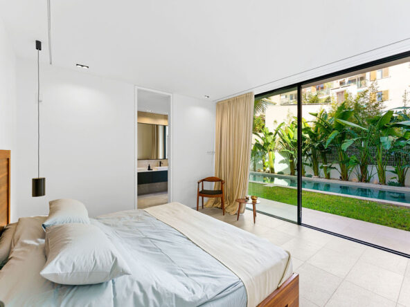 Elevated Sea View Villa in Palma de Mallorca - Bedroom and Pool View - SKM0002