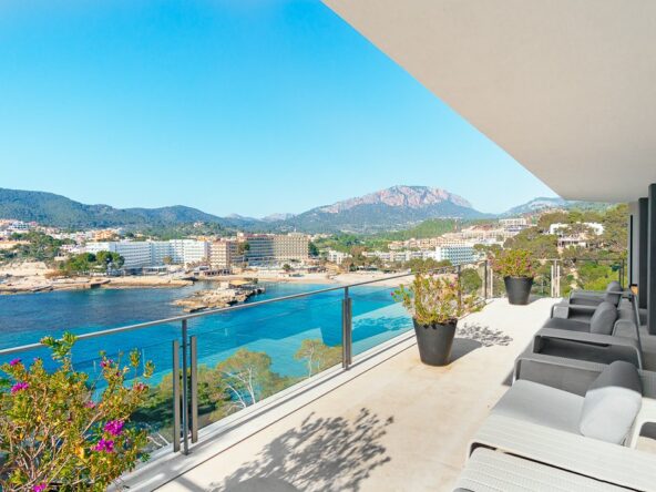 Seafront Luxury Villa in Camp de Mar, Mallorca - Balcony - SKM0001