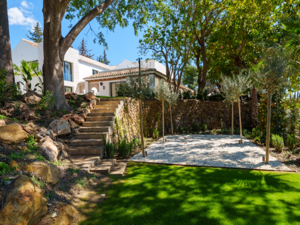 Las Palmeras Exteriors 10mb-18