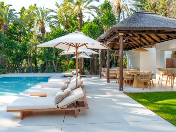 Las Palmeras Exteriors 10mb-31