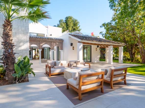 Las Palmeras Exteriors 10mb-32