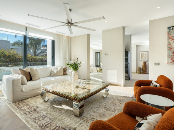 5 Salon lounge area